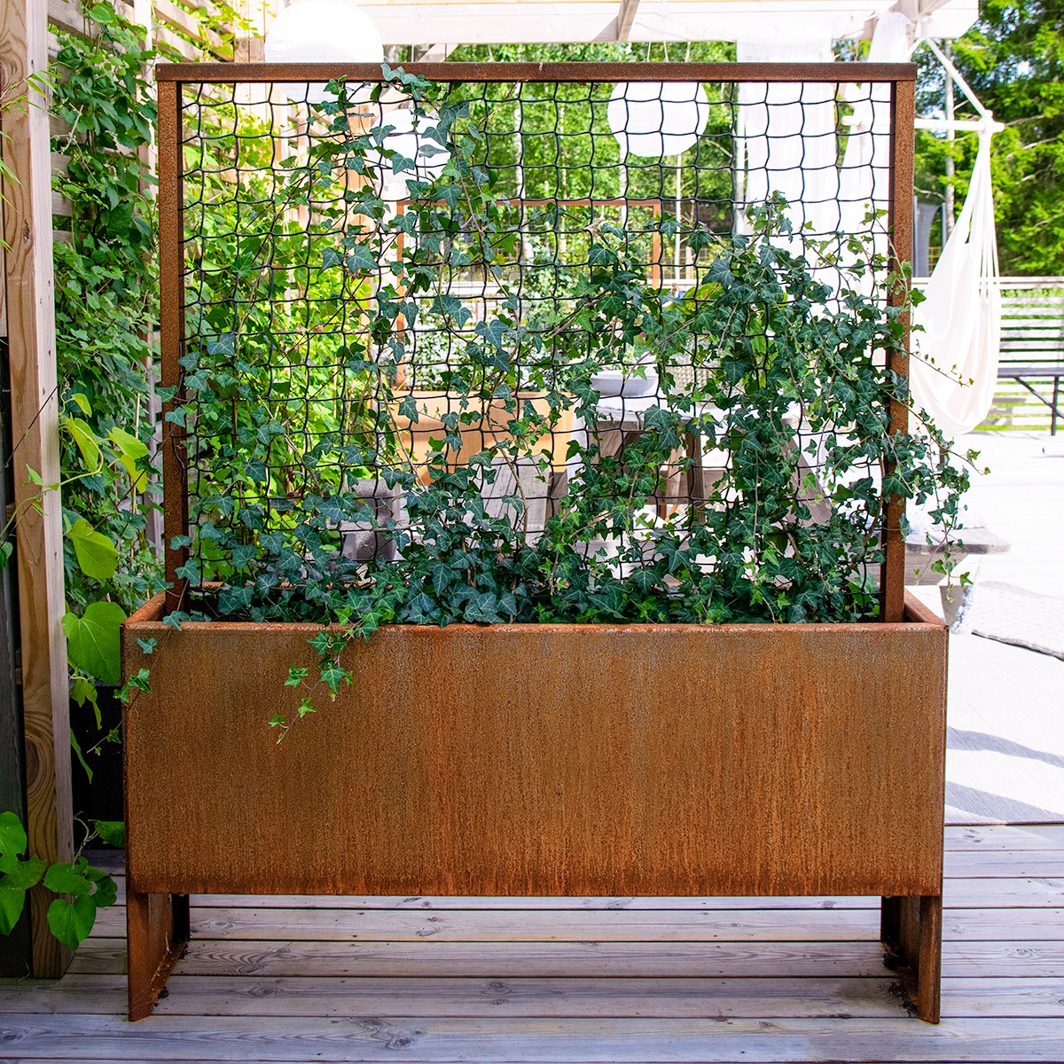 Land Modern Slim På Terrasse Bevokset